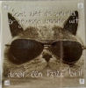 magneet kat roze bril